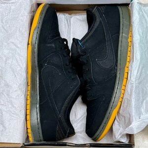 Size 11.5 -Nike SB Dunk Low 'Black University Gold' 304292-046